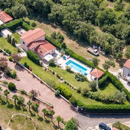 Nyaraló Holiday Home Ripenda Kras