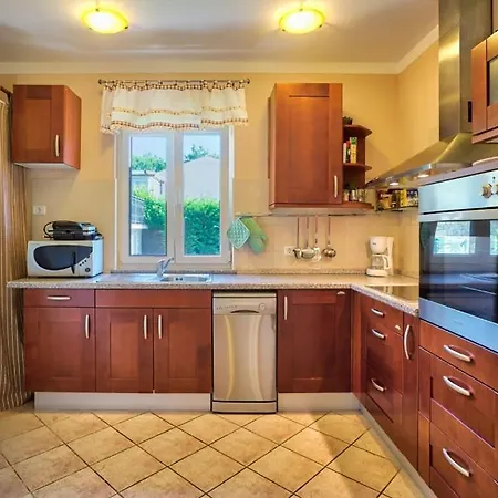 Holiday Home Ripenda Kras Vakantiehuis