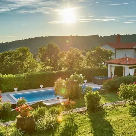 Nyaraló Holiday Home Ripenda Kras Ripenda Kras