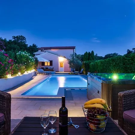 Holiday Home Ripenda Kras בית נופש Ripenda Kras